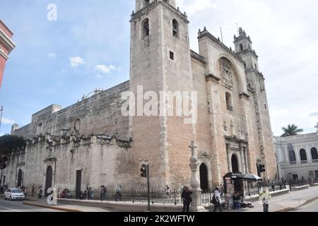 The Catedral de Mérida - San Ildefonso, Merida, Yucatan, Mexico Stock Photo