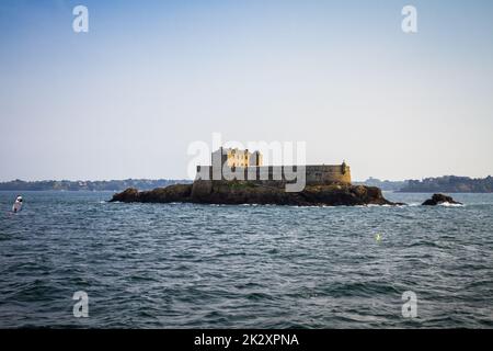 Fortified castel, Fort du Petit Be, beach and sea, Saint-Malo city, Brittany, France Stock Photo