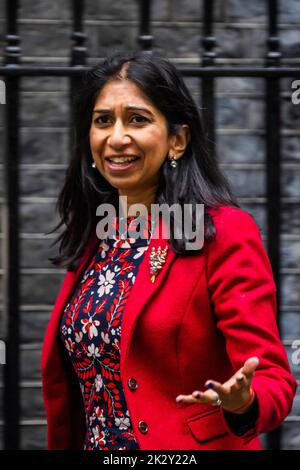 London, UK. 23rd Sep, 2022. Suella Braverman, Home Secretary - Arriving for the Cabinet meeting before The Chancellor leaves Downing Street to make a statement on the government's plans for growth. Credit: Guy Bell/Alamy Live News Stock Photo