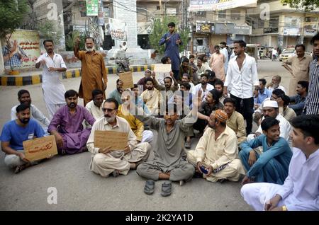 Hyderabad, Pakistan. 23rd Sep, 2022. Residents of Liaquat Colony are holding protest demonstration against Hesco, at Hyderabad press club on Friday, September 23, 2022. Credit: Asianet-Pakistan/Alamy Live News Stock Photo