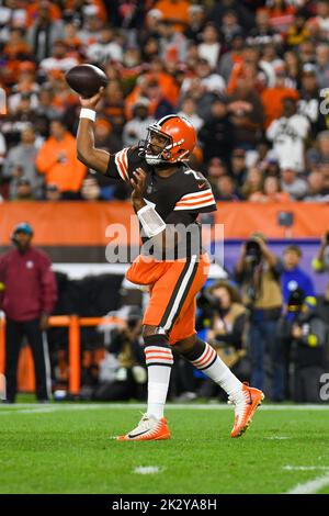 Cleveland, Ohio, USA. 22nd Sep, 2022. September 22nd, 2022 Cleveland Browns quarterback Jacoby Brissett (7) Pittsburgh Steelers vs Cleveland Browns in Cleveland, OH at FirstEnergy Stadium. Jake Mysliwczyk/BMR (Credit Image: © Jake Mysliwczyk/BMR via ZUMA Press Wire) Stock Photo