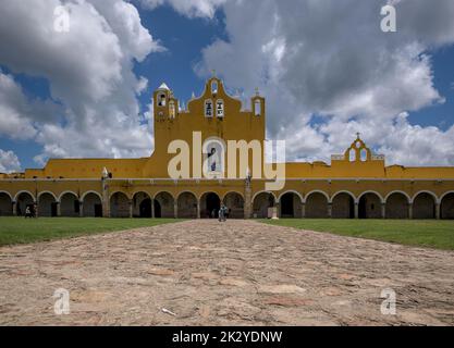 History convent in Izamal founded by Antonio de Padua against the will of the native indigenous people during Spanish colonization of the Americas. Stock Photo