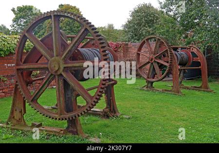 Rusty Victorian canal and waterways winding gear Stock Photo