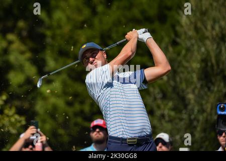 Justin Thomas hits his fourth shot on the 18th hole after putting his ...