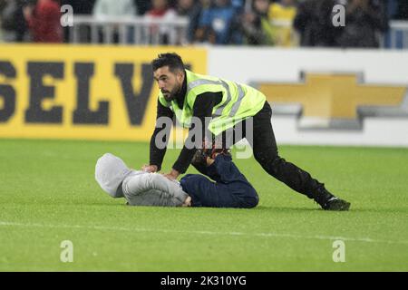 Le Havre, France. 24th Sep, 2022. Streaker invades the pitch during the International Friendly match between Brazil and Ghana at Stade Oceane, on September 23, 2022 in Le Havre, France. Photo by David Niviere/ABACAPRESS.COM Credit: Abaca Press/Alamy Live News Stock Photo