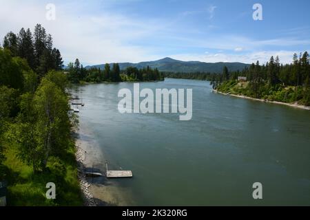 The Pend-Oreille River, a tributary of the Columbia, running through the Colville National Forest near Ione, in northeastern Washington State, USA. Stock Photo