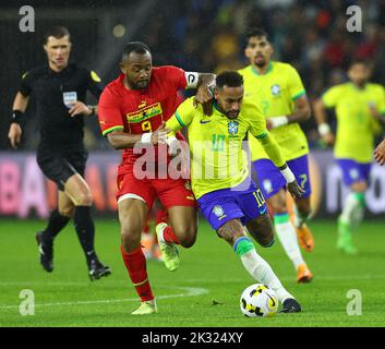 Le Harve, France, 23rd September 2022. Neymar Jr of Brazil with Andre Ayew of Ghana during the International Friendly match at Stade Oceane, Le Harve. Picture credit should read: David Klein / Sportimage Credit: Sportimage/Alamy Live News Stock Photo