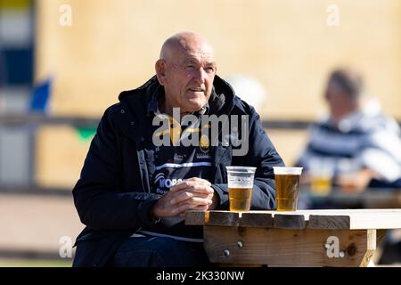 Worcester, UK. 24th Sep, 2022. A Worcester Warriors fan before the Gallagher Premiership match Worcester Warriors vs Newcastle Falcons at Sixways Stadium, Worcester, United Kingdom, 24th September 2022 (Photo by Nick Browning/News Images) in Worcester, United Kingdom on 9/24/2022. (Photo by Nick Browning/News Images/Sipa USA) Credit: Sipa USA/Alamy Live News Stock Photo