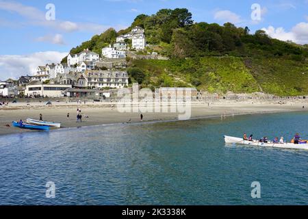 Looe, Cornwall, UK. 24th Sep, 2022. Blue skies and a sunshine on the coast of Cornwall. Credit: Julian Kemp/Alamy Live News Stock Photo