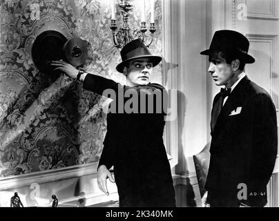 JAMES CAGNEY and HUMPHREY BOGART in ANGELS WITH DIRTY FACES 1938 director MICHAEL CURTIZ story Rowland Brown music Max Steiner Warner Bros. Stock Photo