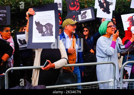 People protest against Iran’s strict laws in Iranian embassy London uk , after the death of Mahsa Amini  uk Iranian community demonstration . Stock Photo