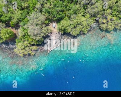 Aerial view of the Captain James Cook Monument, Captain Cook Monument Trail, Kealakekua Bay State Historical Park, Big Island, Hawaii, USA, North Stock Photo