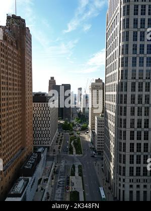 A vertical shot of the Fifth third bank and Coleman A. Young Municipal Center on Woodward avenue Stock Photo