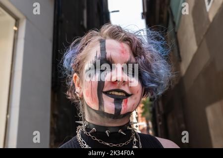 Glasgow, Scotland, UK. 24th September 2022: Stylish character in Buchanan Street. Credit: Skully/17�Թ����� Live News Stock Photo
