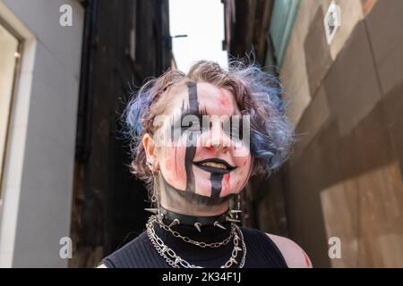 Glasgow, Scotland, UK. 24th September 2022: Stylish character in Buchanan Street. Credit: Skully/17�Թ����� Live News Stock Photo