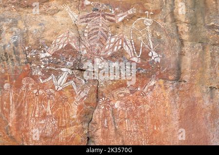 Aboriginal rock art: Ancestral beings Namandjolk-Namarrkon-Barrkinj in Anbangbang Gallery. Burrungkuy-Australia-206 Stock Photo