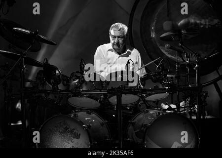 CROYDON, ENGLAND: Nick Mason's Saucerful of Secrets perform at Fairfield Halls during the last date on the UK tour. Featuring: Nick Mason Where: London, United Kingdom When: 11 May 2022 Credit: Neil Lupin/WENN Stock Photo