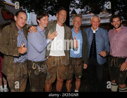 MUNICH, Germany. , . actor Ralf MOELLER, former Bodybuilder and Mr. Universum seen in the Marstall Beerhall, and Christopher Schwarzenegger, Patrick Schwarzenegger, sons of former Governer of the state of California, with Siegfried ABELE and Daniel Marshall, Oktoberfest in the Marstall beer hall with the special guest from Los Angeles/USA - Credit: SPP Sport Press Photo. /Alamy Live News Stock Photo