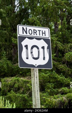 US 101 highway sign, Cannon Beach, Oregon, USA Stock Photo