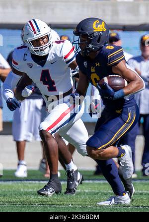 California running back Jaydn Ott (1) celebrates with wide receiver Taj ...