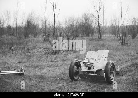 German Anti-tank Gun In Field. German Anti-tank Gun That Fired A 3.7 Cm Calibre Shell. It Was Main Anti-tank Weapon Of Wehrmacht Infantry Units Until Stock Photo