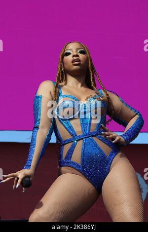 Las Vegas, NV, USA. 24th Sep, 2022. Chloe on stage for 2022 iHeartRadio Music Festival Daytime Stage, AREA15, Las Vegas, NV September 24, 2022. Credit: JA/Everett Collection/Alamy Live News Stock Photo