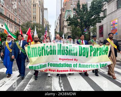 New York, New York, USA. 25th Sep, 2022. After a brief prayer, the annual Muslim Day Parade marches down Madison Avenue on September 25, 2022 in midtown Manhattan, New York City. Muslims from around the world participate in the parade. (Credit Image: © Ryan Rahman/Pacific Press via ZUMA Press Wire) Stock Photo