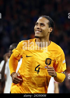 Amsterdam, Netherlands. 25th Sep, 2022. AMSTERDAM - Virgil van Dijk of Holland celebrates 1-0 during the UEFA Nations League match between the Netherlands and Belgium at the Johan Cruijff ArenA on September 25, 2022 in Amsterdam, Netherlands. ANP MAURICE VAN STEEN Credit: ANP/Alamy Live News Stock Photo