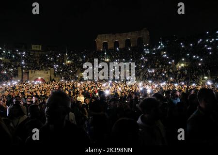 Verona, Italy. 25th Sep, 2022. Marracash fans at Arena di Verona during MARRACASH - Persone Tour 2022, Italian singer Music Concert in Verona, Italy, September 25 2022 Credit: Independent Photo Agency/Alamy Live News