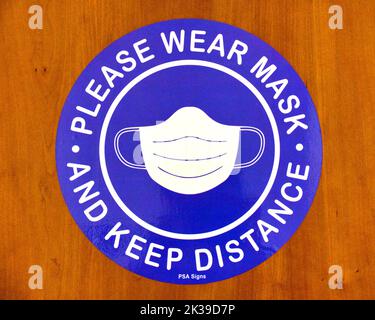 Please wear a face mask sign banner with compulsory mask and text ...