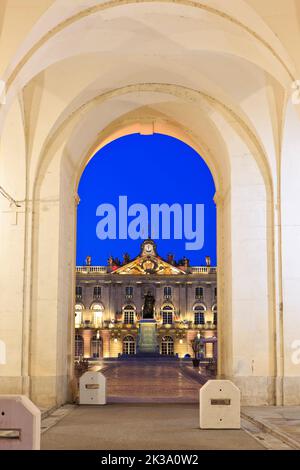 Statue of Stanislaus I, King of Poland and Grand Duke of Lithuania in front of the city hall at Place Stanislas in Nancy (Meurthe-et-Moselle), France Stock Photo