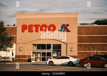 Batavia, New York, USA - February 21, 2022: A Petco pet supply retail store in Batavia's Towne Center shopping plaza. Stock Photo