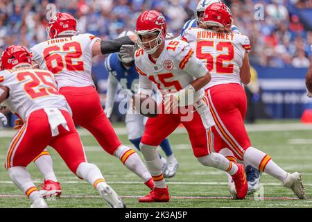 Indianapolis, Indiana, USA. 25th Sep, 2022. Kansas City Chiefs quarterback  Patrick Mahomes (15) passes the ball during NFL football game action  between the Kansas City Chiefs and the Indianapolis Colts at Lucas