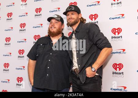 Las Vegas, USA. 24th Sep, 2022. Luke Combs and Chase Rice arrive at the iHeartRadio Music Festival on September 24, 2022, in Las Vegas, Nevada (Photo by Daniel DeSlover/Sipa USA) Credit: Sipa USA/Alamy Live News Stock Photo