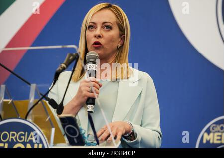 Rome, Italy. 25th Sep, 2022. Giorgia Meloni seen speaking during a press conference. Giorgia Meloni, leader of the far right and national-conservative party Fratelli díItalia (Brothers of Italy), commented the victory of the party at the Italian elections, held on 25 September 2022, at Parco Principi Hotel in Rome. Credit: SOPA Images Limited/Alamy Live News Stock Photo