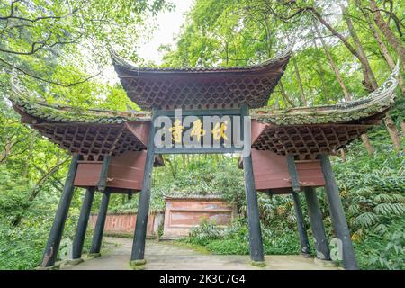 The architectural landscape of Fuhu Temple in Emei Mountain, China Stock Photo