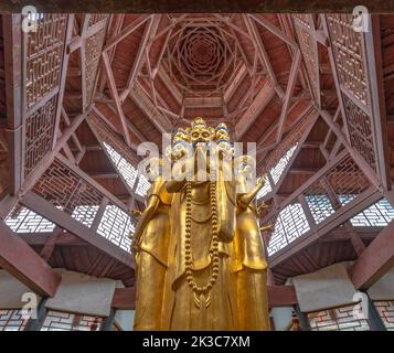 The architectural landscape of Fuhu Temple in Emei Mountain, China Stock Photo