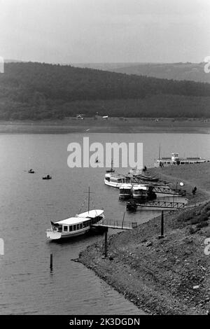 Personenschifffahrt am Rurstausee, 1952. Passenger boat service at Rur Reservoir 1952. Stock Photo
