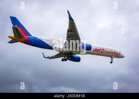 Jet2 G-LSAK Jet2 Holidays Boeing 757-23N landing at Manchester airport. Stock Photo