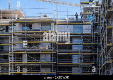 Portugal, Algarve: building under construction in Armacao de Pera Stock Photo