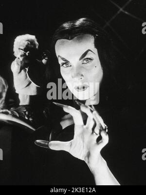 Maila Nurmi as 'Vampira' circa 1955 (THA File Reference # 34408-037THA) Stock Photo