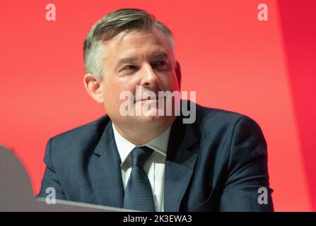 Liverpool UK, 26 September 2022, Jonathan Ashworth. Shadow Secretary of State for Work and Pensions. Listens to  Louise Haigh.Liverpool Kings Dock. Liverpool UK. Picture: gary Roberts/worldwidefeatures.com Stock Photo