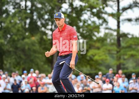 Charlotte, NC, USA. 25th Sep, 2022. Jordan Spieth reacts to birdie during the Presidents Cup at Quail Hollow Club in Charlotte, NC. Brian Bishop/CSM/Alamy Live News Stock Photo