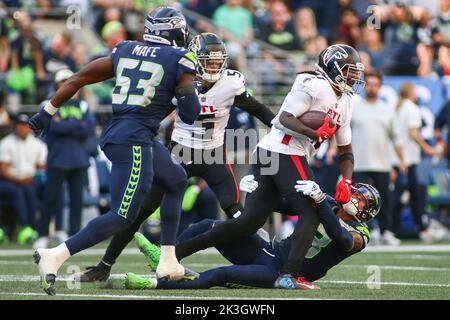 San Francisco 49ers running back Tyrion Davis-Price (32) runs against the  Seahawks during an NFL football game in Santa Clara, Calif., Sunday, Sept.  18, 2022. (AP Photo/Josie Lepe Stock Photo - Alamy