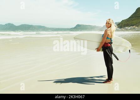 Young Sexy Caucasian Blonde Sitting Surfboard Beach Looking Camera Eye  Stock Photo by ©luckybusiness 393036352