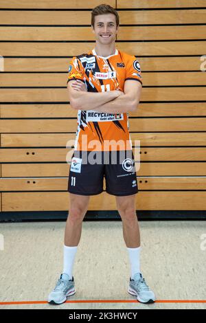 Berlin, Germany. 23rd Sep, 2022. Volleyball: Media-Day Berlin Volleys, Horst-Korber-Sportzentrum. Player Cody Kessel of Berlin Volleys in new jersey of the season 2022/23. Credit: Andreas Gora/dpa/Alamy Live News Stock Photo