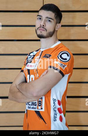 Berlin, Germany. 23rd Sep, 2022. Volleyball: Media-Day Berlin Volleys, Horst-Korber-Sportzentrum. Player Matheus Krauchuk of Berlin Volleys in new jersey of the season 2022/23. Credit: Andreas Gora/dpa/Alamy Live News Stock Photo