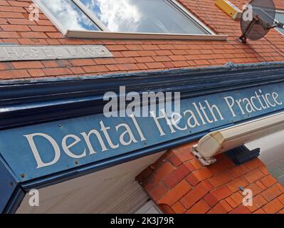 Dentists in Stockton Heath, Warrington, Cheshire, Dental Health Practice Stock Photo