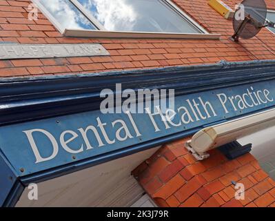 Dentists in Stockton Heath, Warrington, Cheshire, Dental Health Practice - NHS tooth care, private dentistry and free UK NHS care deserts Stock Photo