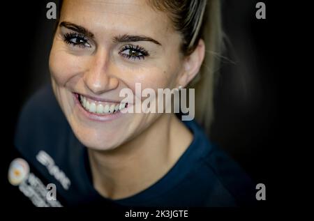 ARNHEM - Netherlands, 2022-09-27 14:12:35 ARNHEM - Portrait of handball player Estavana Polman during a press event at Papendal. The Handball ladies of TeamNL are looking ahead to the first series of matches in the Golden League. ANP ROBIN VAN LONKHUIJSEN netherlands out - belgium out Stock Photo